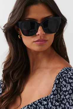 oversized sunglasses