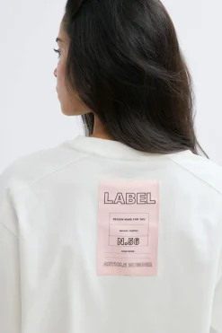 Patch detail tee