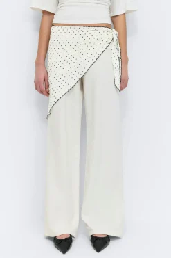 Picot edge hip scarf