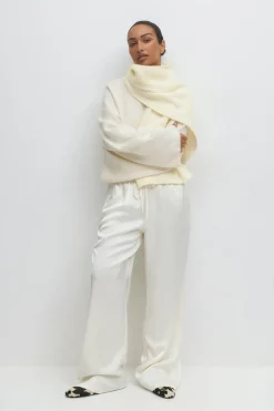 Rib knitted scarf