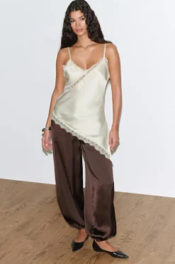 Satin asymmetric singlet