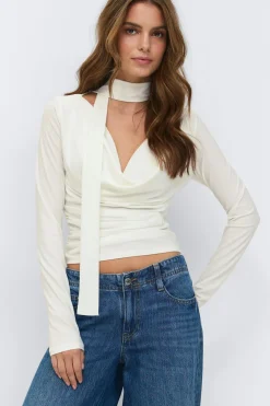 Scarf top