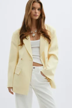 Shaped blazer