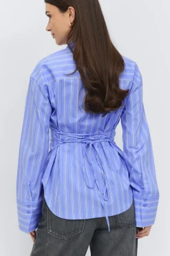 Shaped blouse
