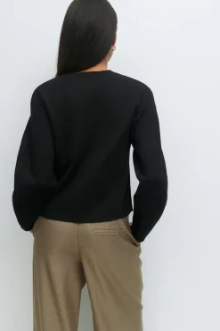 Shaped knitted cardigan