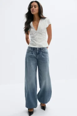 Short sleeve top