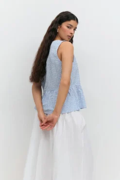 Sleeveless blouse