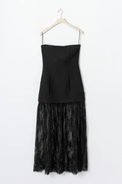 Sleeveless lace maxi dress