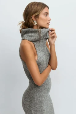 Sleeveless polo knitted dress