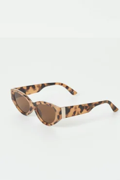 Slim cat eye sunglasses