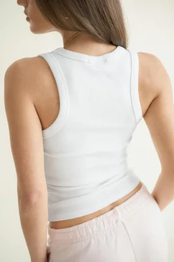 Super stretch scoop neck tank