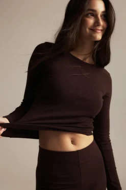 Tight fit long sleeve top