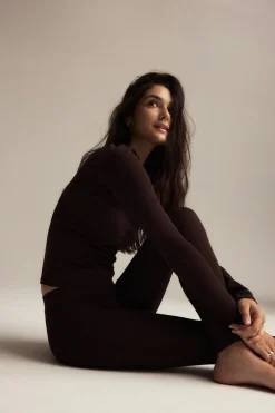Tight fit long sleeve top