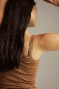 Tight fit rib singlet