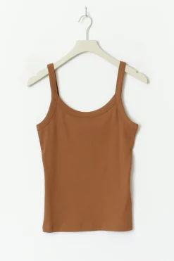 Tight fit rib singlet