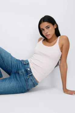 Tight fit rib singlet