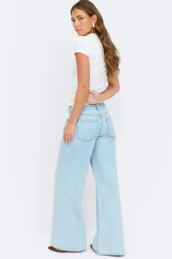 Twisted wide jeans