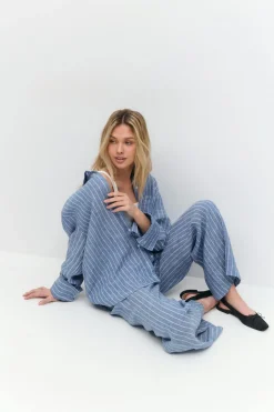 Wide linen trousers