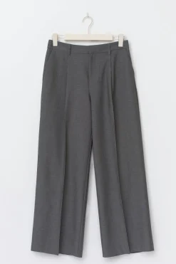 Wide pleated trousers