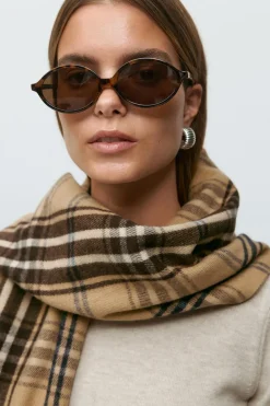 Woven plaid scarf