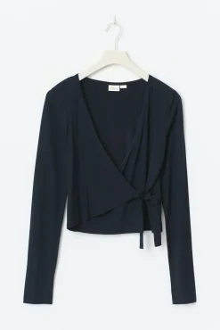 Wrap top