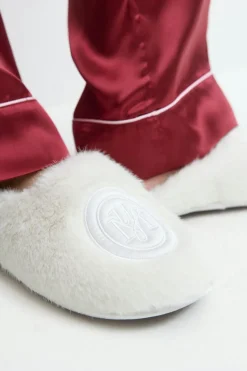 Y faux fur slippers