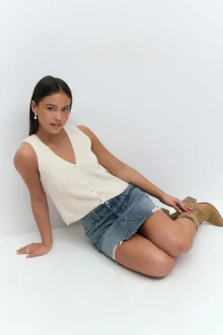 Y knitted vest