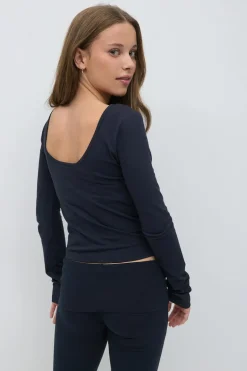 Y open back top