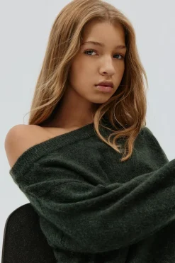 Y oversized knitted sweater