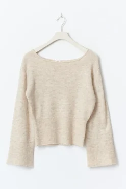 Y shaped knitted sweater