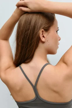 Y sporty singlet